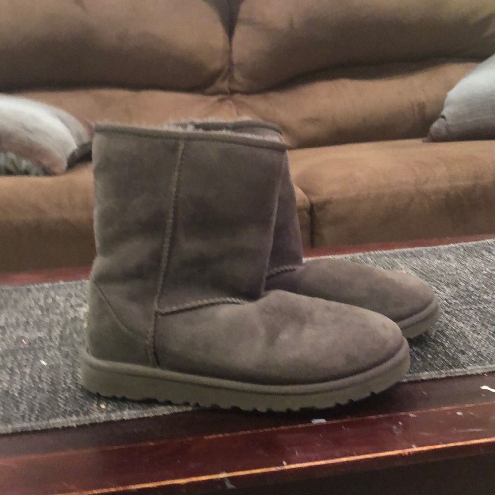 Short Uggs - image 1